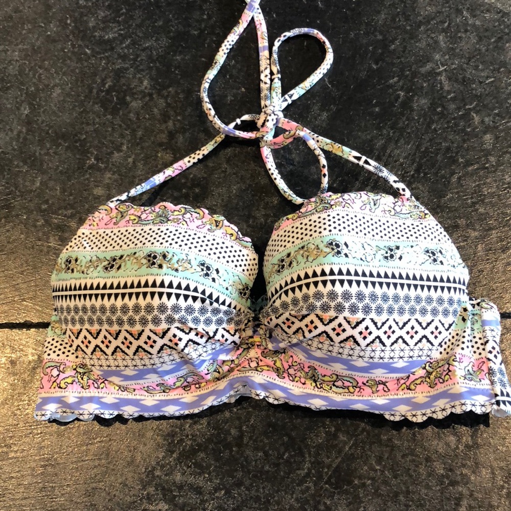 Victoria’s Secret bikini top size 32C
